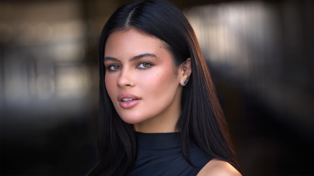 What to wear for headshots: actress Jalynn Irwin (Jay Irwin), professional headshot by Headshots LA