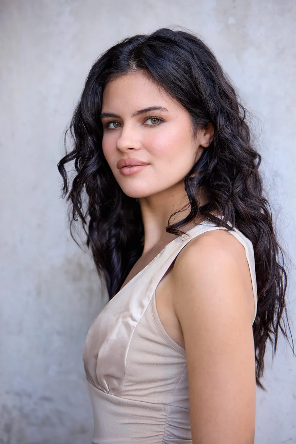 Professional soft natrual light headshot of actress Jalynn Irwin, photographed by Headshots LA photographer Joshua Michael Shelton